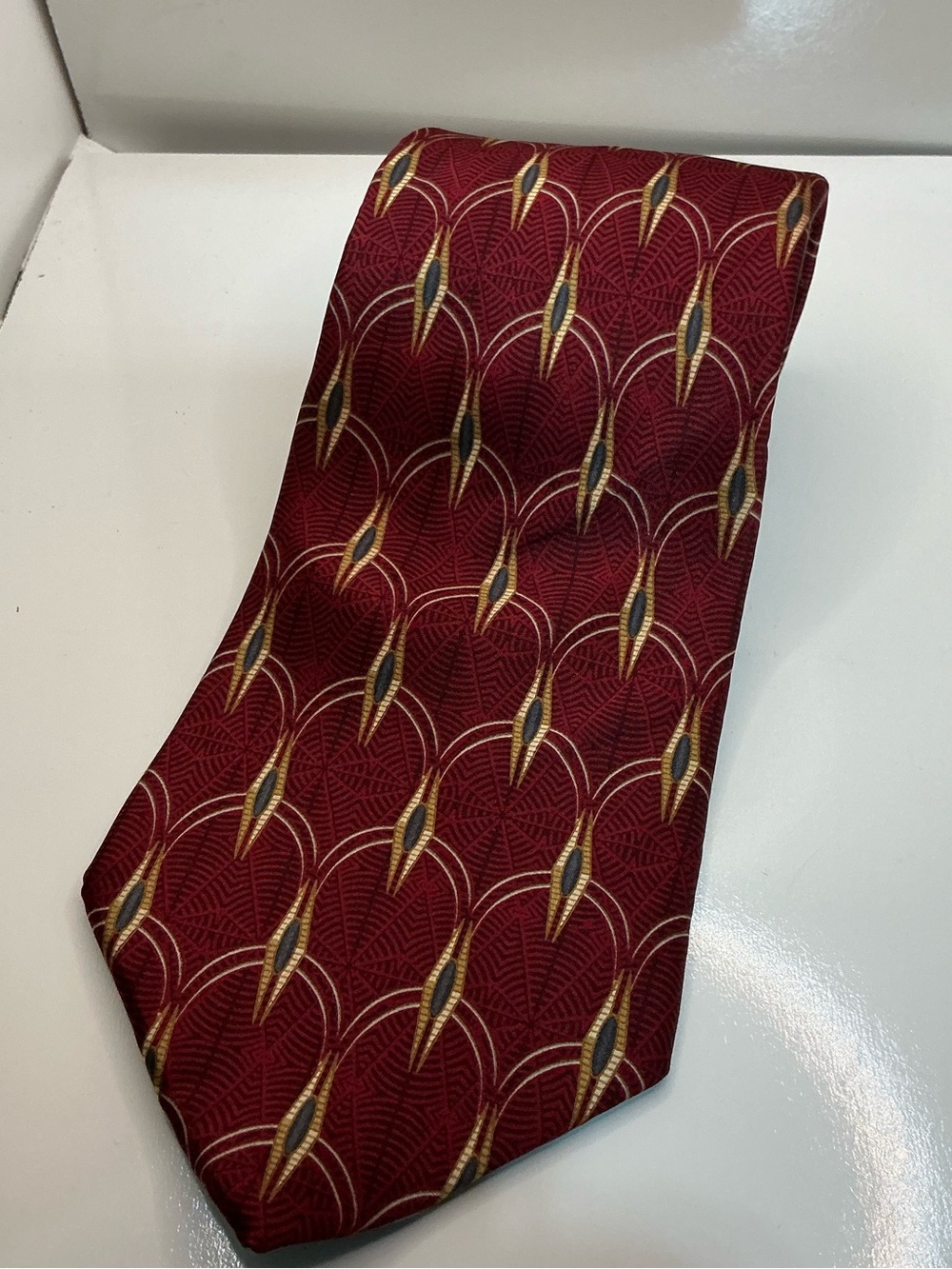 Bill Blass Black Label 100% Silk Tie Burgundy Red Geometric Designer Necktie